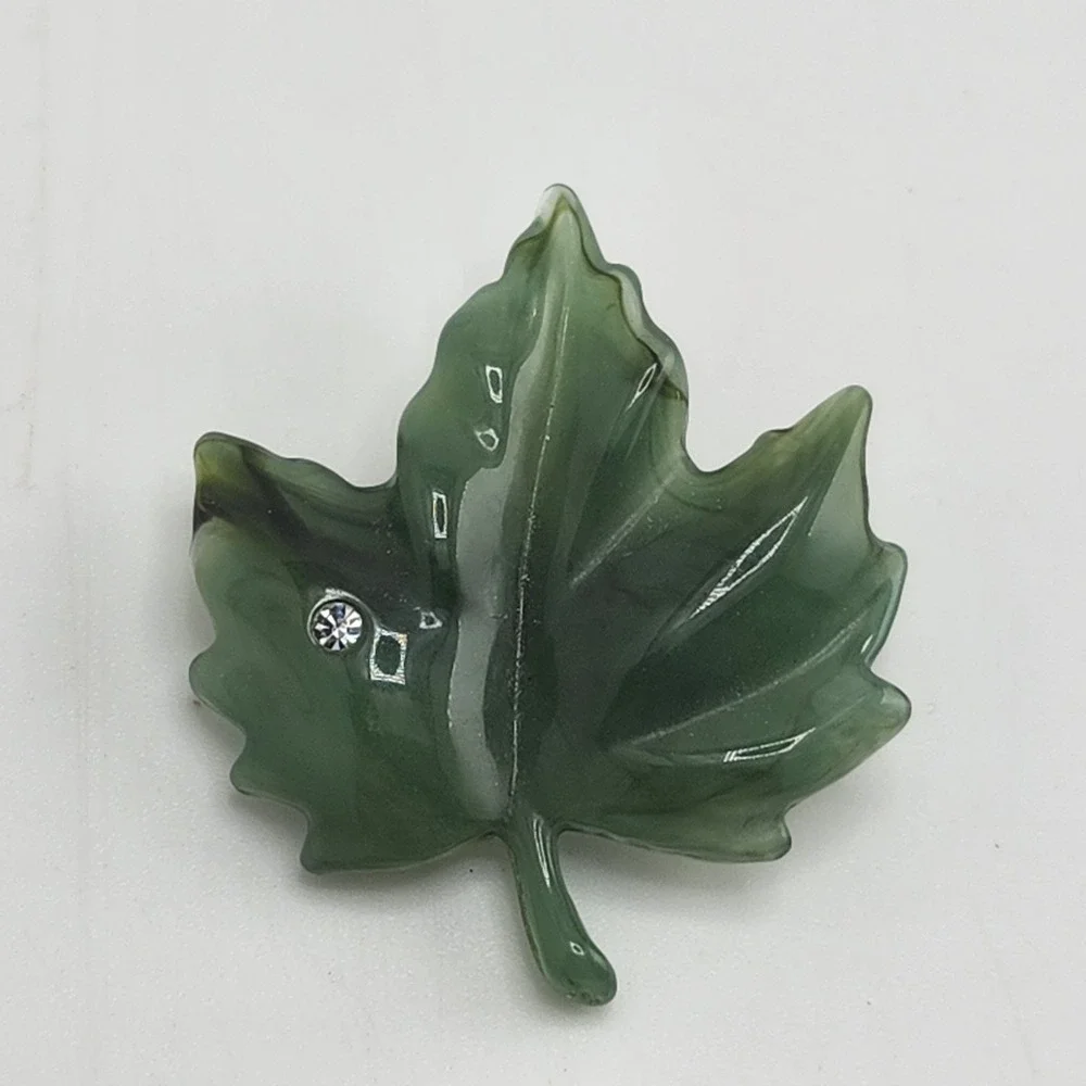 Signed Avon Maple Leaf Brooch Pin Green Dew Touch Lucite Rhinestone 1.5